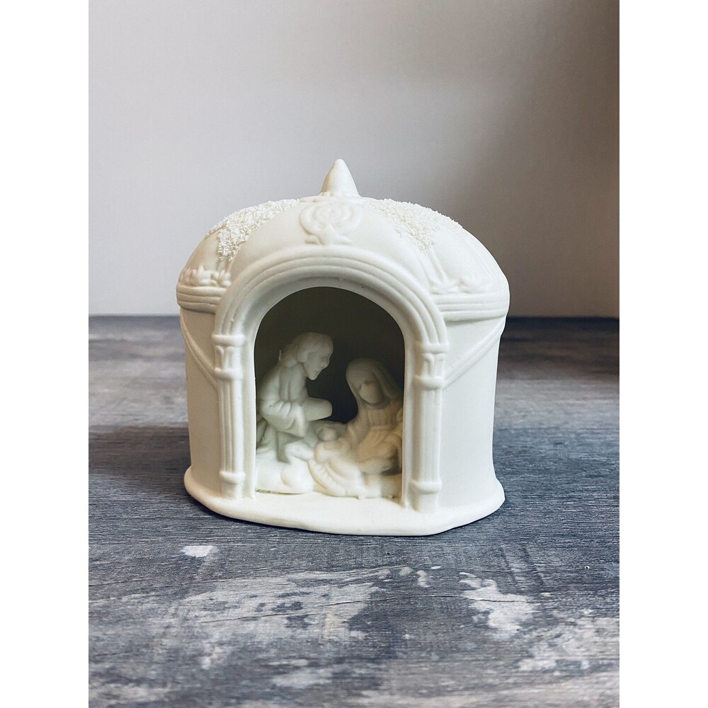 Vintage Bethlehem Holy Family Mary Jesus Joseph Porcelain Nativity Scene